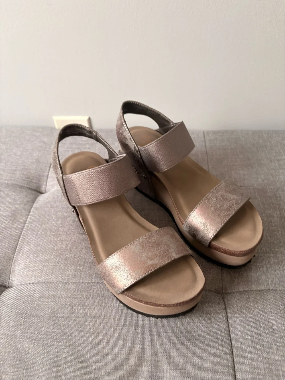 Crown Vintage Wedge Sandals